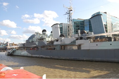 HMS Belfast a Temzéről3