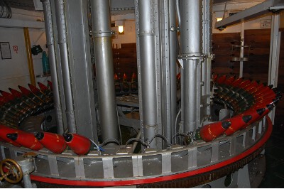 HMS Belfast
							lőszerek az
							alsó
							fedélzeten